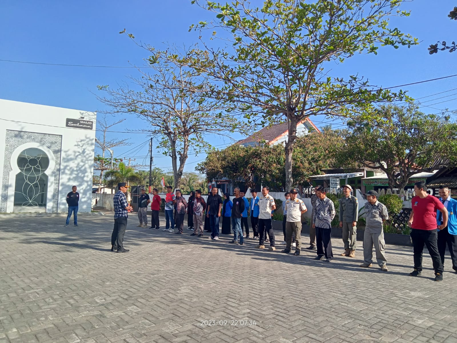  Apel Pagi di Kecamatan Caringin: Semangat Kedisiplinan Menuju Kemajuan