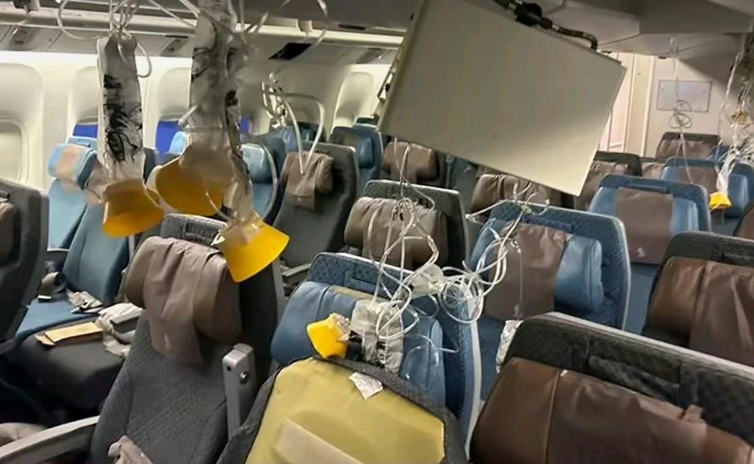 Penumpang Singapore Airlines Alami Turbulensi Parah, Satu Orang Tewas