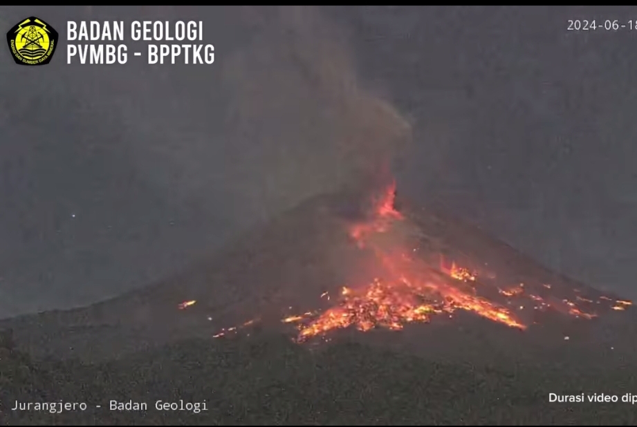 Waspada! Gunung Merapi Kembali Menyemprotkan Awan Panas