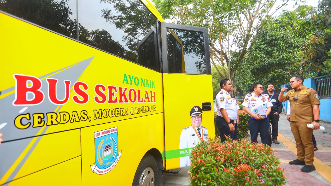 Pilar Uji Coba Angkutan Bus Sekolah Gratis di Tangsel untuk Mengurangi Pencemaran Udara