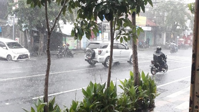 Viral Hujan di Jabodatek Minggu Kemarin Diduga Hasil Modivikasi Cuaca