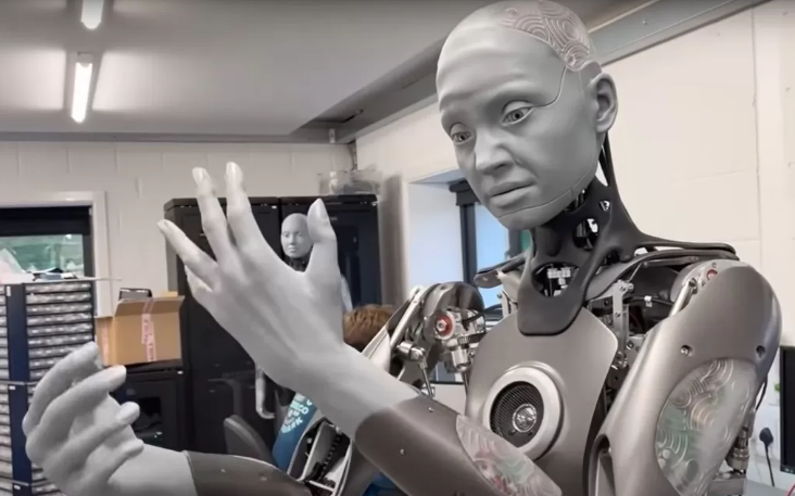 Robot Paling Canggih Robot Humanoid 'Ameeca' Ramal Keadaan Manusia 100 Tahun ke Depan, Seperti Apa?