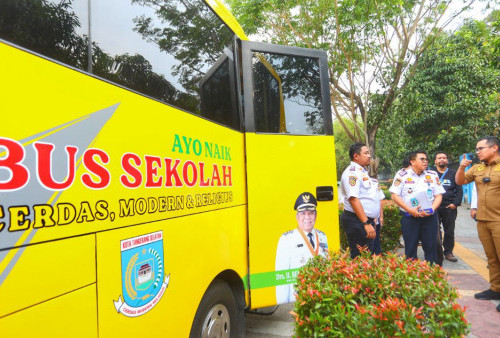 Pilar Uji Coba Angkutan Bus Sekolah Gratis di Tangsel untuk Mengurangi Pencemaran Udara